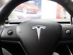 -TESLA 特斯拉(郑州正弘城体验店)