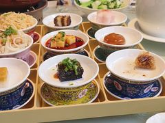 -阿瓦山寨·湘菜现炒·剁椒鱼头王(咸阳总店)