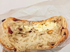 招牌三角芝士面包-Juicy Bakery(大学路店)