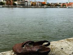 -多瑙河畔鞋履雕塑