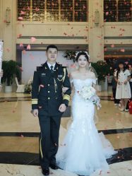 -台湾蔡美月婚纱租赁