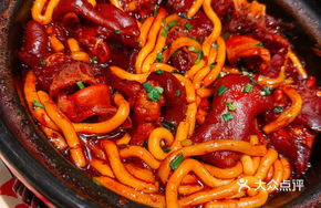 Clay Pot Baked Pig's Trotter