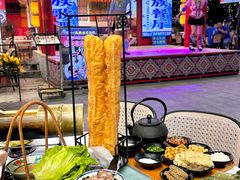 -刘姐啤酒鱼民族演艺餐厅(西街总店)