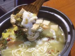 -周鱼小馆石锅酸菜鱼(活力汇店)