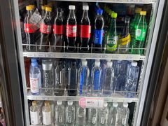 零售区-全家便利店(襄阳南路店)