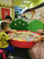 -莫莉幻想儿童乐园(三河燕郊永旺店)