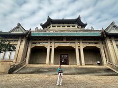 -武汉大学校门牌坊