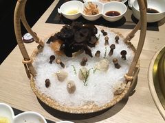 野生菌拼盘-余欢领鲜火锅(新街口店)