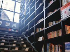 -钟书阁(松江泰晤士小镇店)