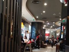 等位区-必胜客(百联又一城店)