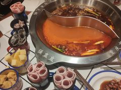 -强盅盅重庆市井火锅店(中央大街店)