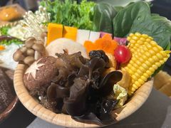 -湊湊火锅·茶憩(杭州湖滨银泰in77店)