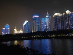 -万绿园