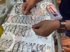 -上海网星眼镜批发·蔡司依视路官方授权(三叶眼镜城店)