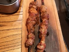 红柳羊肉串-阿里家·新疆烤肉酒場 by MIG