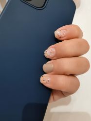 -花岐款式专研健康美甲沙龙