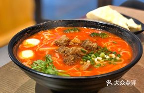 Luojia Tomato Beef Rice Noodles