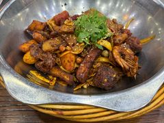 -愉肴麻辣香锅(中山路店)