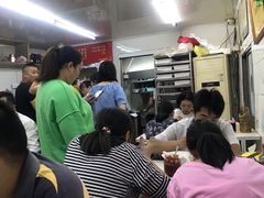 等位区-小胖子馄饨店(洪兴路店)
