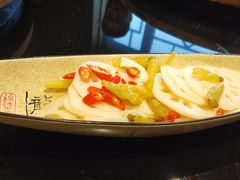酸辣拌藕片-鱼窝棚柴火铁锅炖(富山屯店)