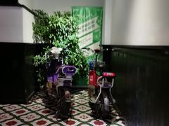 -拖板鞋咖啡旅行酒店(春熙路地铁站店)