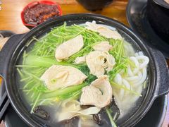 -丽虹云南过桥米线(兴工街店)