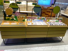 -LOOK眼镜·蔡司依视路配镜(宝山万达店)