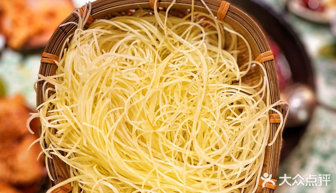 鸿姐老火锅|快来试试8秒土豆丝[调皮]