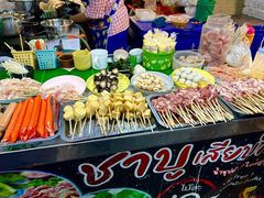 -席娜卡琳火车铁道夜市