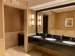 -上海齐鲁万怡大酒店·辣椒屋咖啡厅