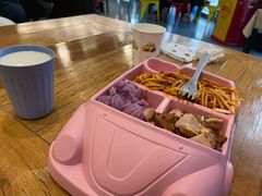 -汽车博物馆主题餐厅