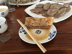 -溢心园香河肉饼总店