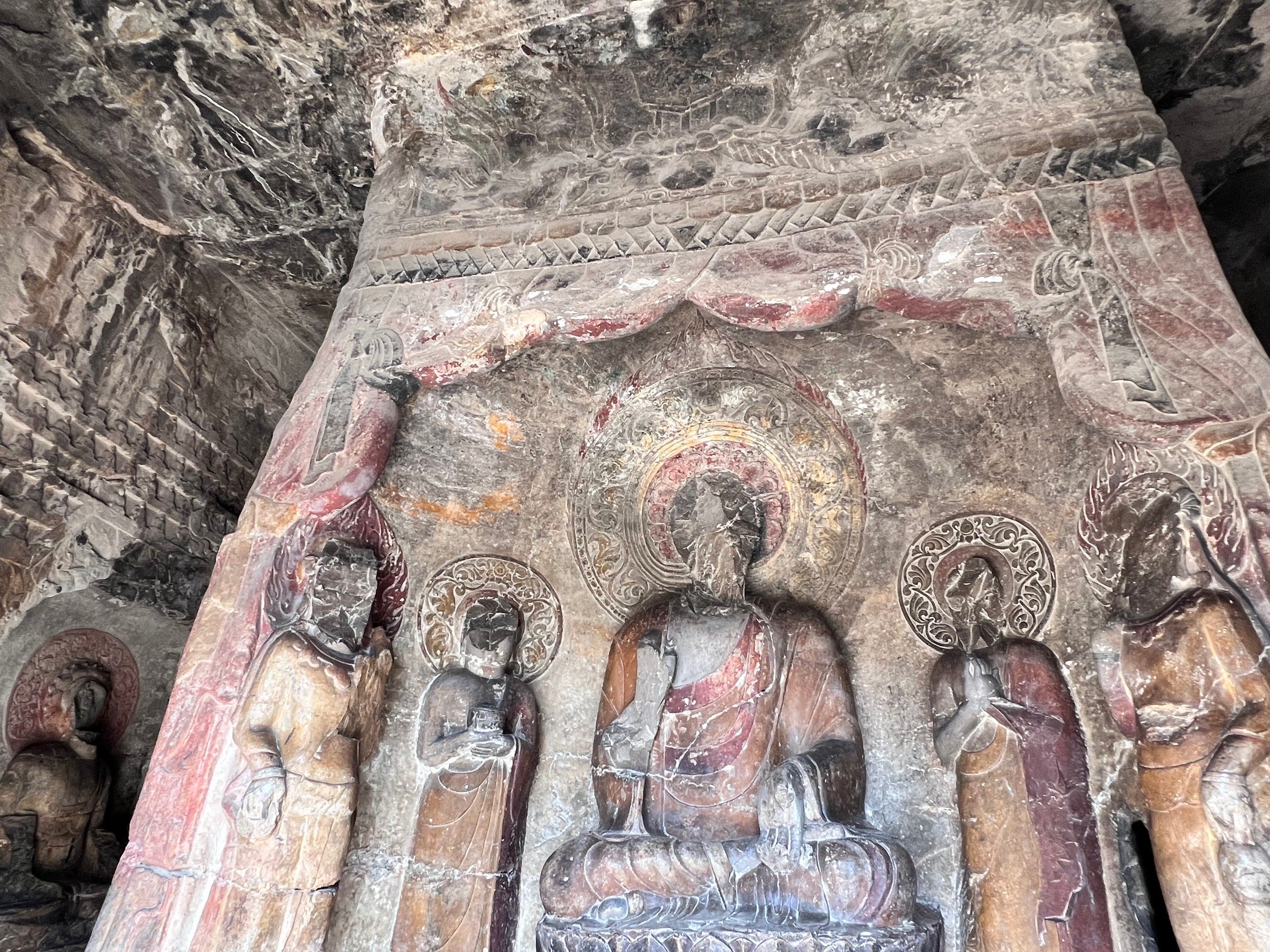 藏在深山的水浴寺石窟