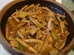 -泉畔人家·老济南经典鲁菜(大明湖店)