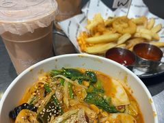 -W COLLECTIVE  DESSERT SHOP