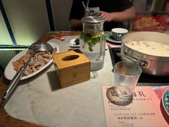-尚尚仙·酸汤猪手·猪肚鸡火锅(华联万柳购物中心店)