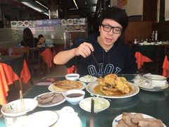 -李连贵酒家熏肉大饼(昆明街店)