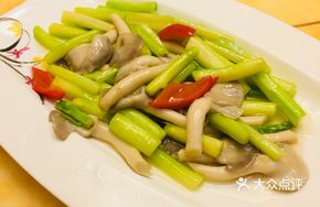 Asparagus and Mixed Mushrooms