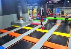 -蹦贝运动中心·蹦床·攀岩·闯关(龙岗店)
