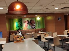 大堂-麦当劳(北京南站店)