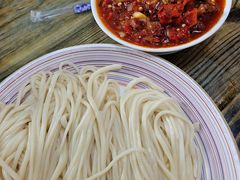 -歹歹的加个面过油肉拌面