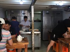 大堂-锅贴大王南翔小笼(临沂二村店)