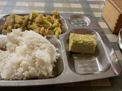 -青岛鸿发智越领克新能源中心