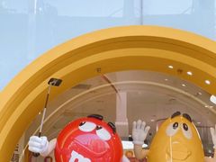 -m豆巧克力世界(上海世茂广场店)