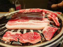 -草家酱蟹炭火烤肉店(珲春南路一店)