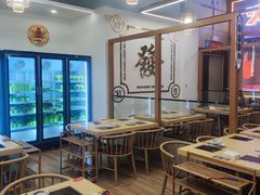 -杨老板·海鲜集市火锅·鲜切牛肉(中防万宝店)