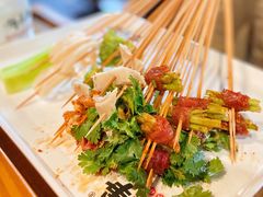 -两三事小郡肝串串香火锅(桂庙店)