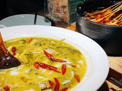 能喝汤的酸菜鱼-胡马八破·川菜小馆(高新万达店)