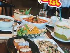 -Chom Cafe and Restaurant