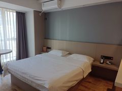 -橙曼酒店(双子塔环球中心店)